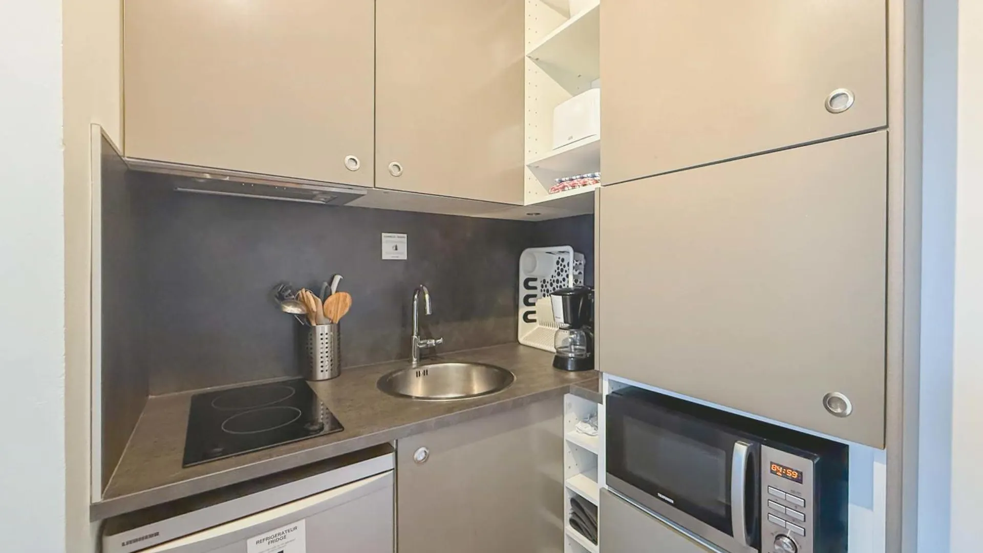 Apartment Flexliving - One Bedroom - Houdon Paris France