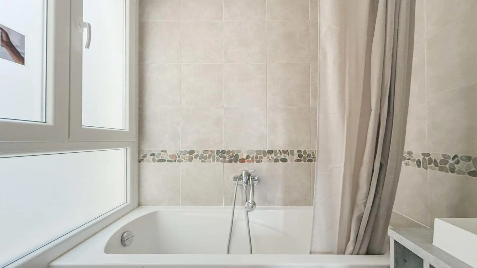 Flexliving - One Bedroom - Houdon Paris Apartment